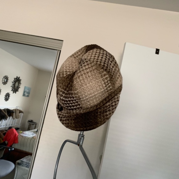 Hat - Picture 4 of 8